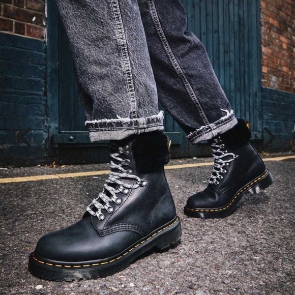 NWT Dr. Martens 1460 Serena Collar Faux Fur Lined Combat Boots size 10 - Picture 2 of 13